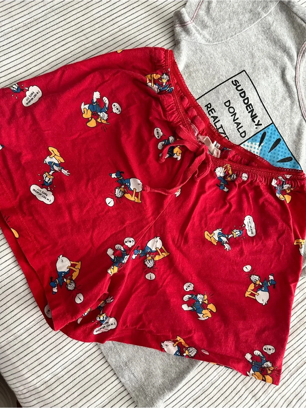 Disney Donald Duck Graphic Shorty Pajama Set - Picture 4 of 10